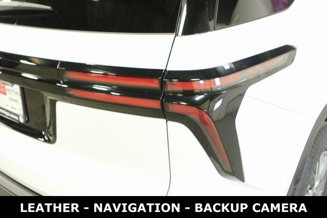 New 2025 Chevrolet Traverse LT w/ Driver Confidence Package image 32