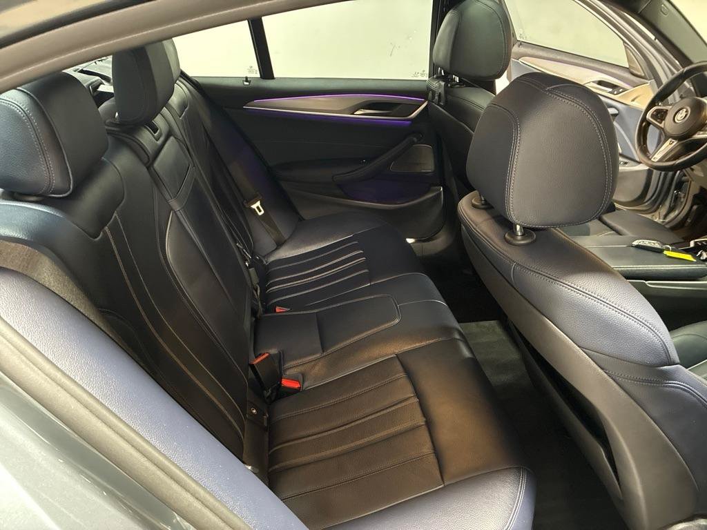 Used 2018 BMW 530i w/ M Sport Package RWD image 18