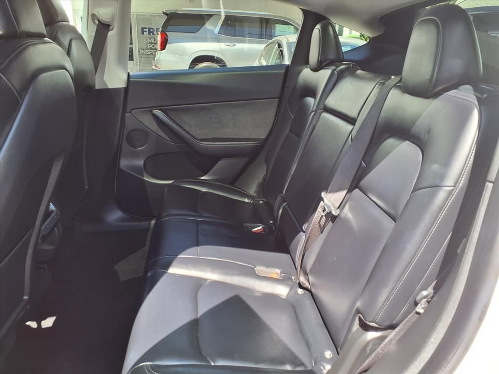 Used 2021 Tesla Model Y Long Range AWD/4WD image 16