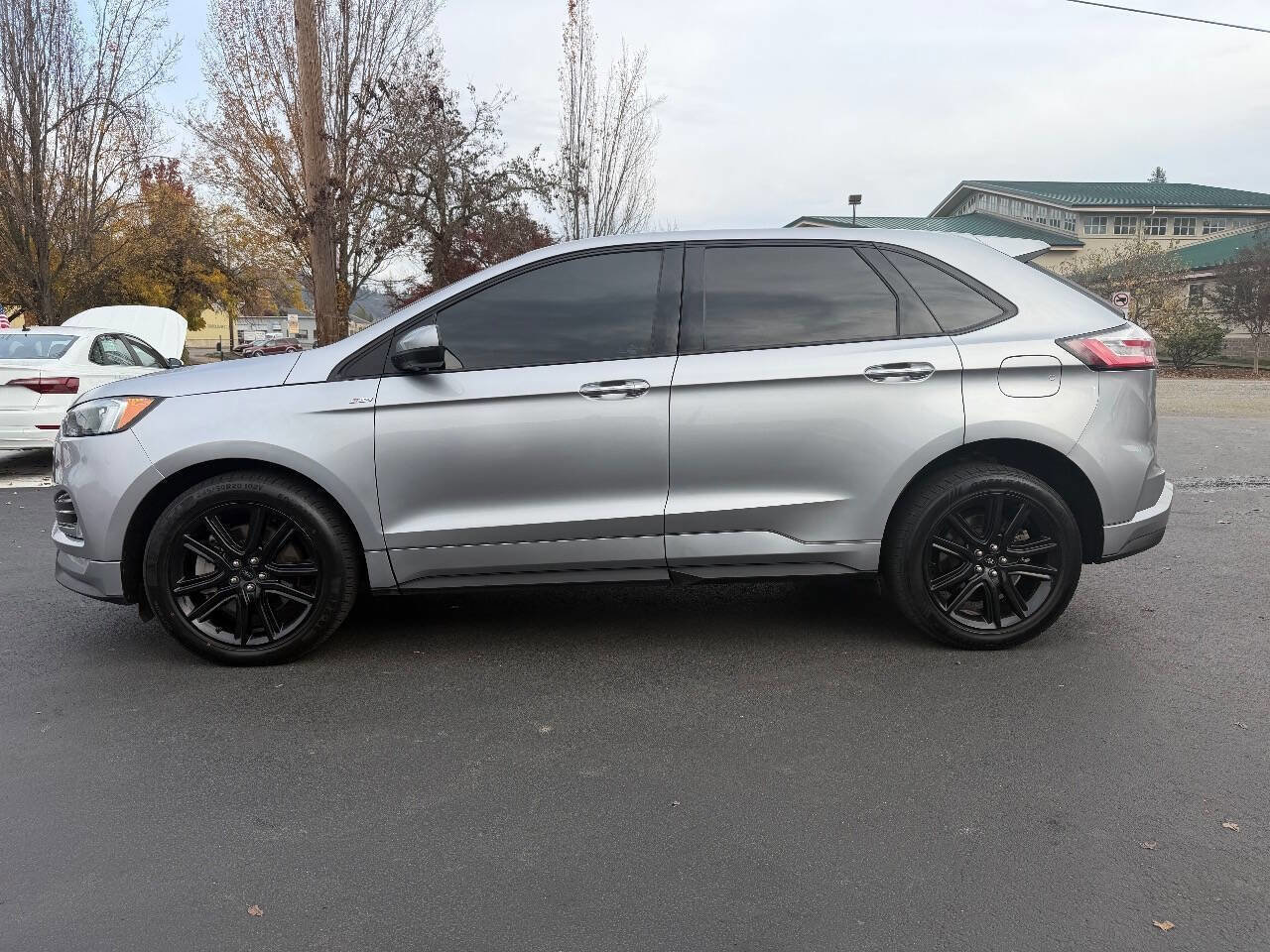 Used 2021 Ford Edge ST-Line w/ Class II Trailer Tow Package image 5