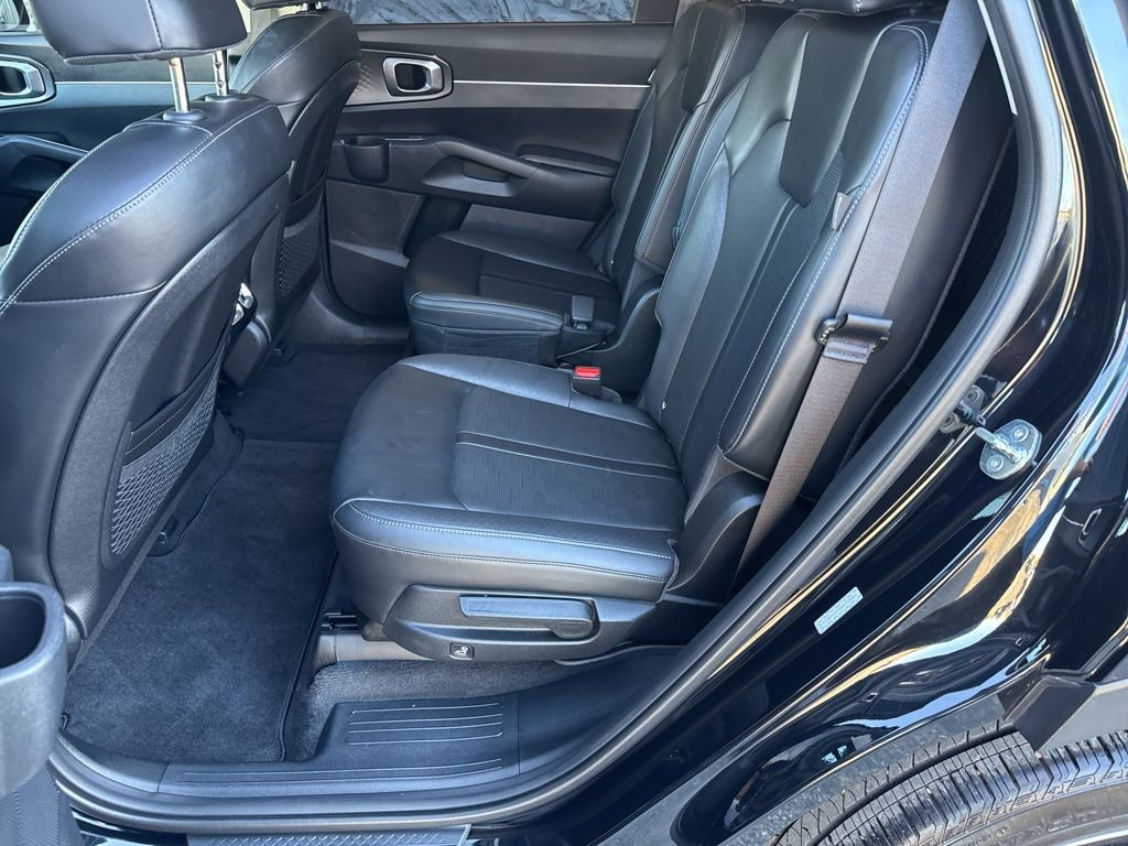 Used 2025 Kia Sorento EX w/ Panoramic Sunroof Package FWD image 23