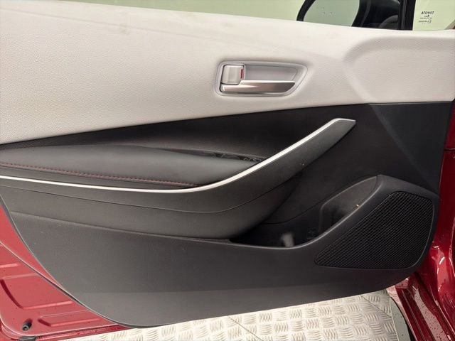 Used 2025 Toyota Corolla SE FWD image 11