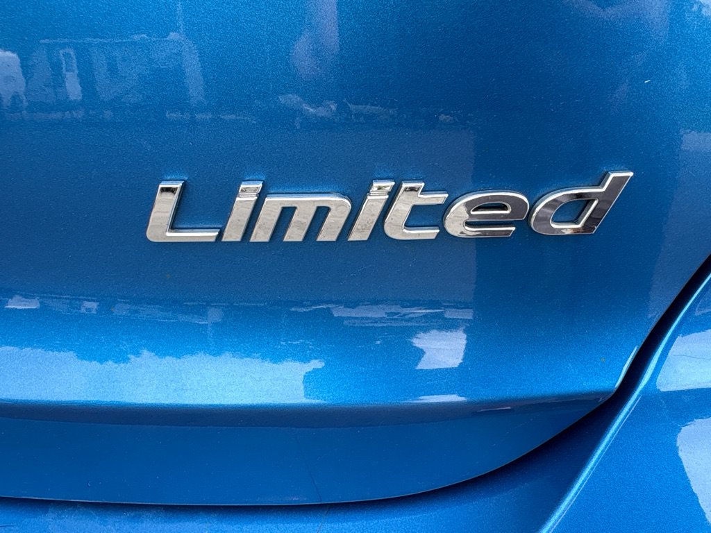 Used 2017 Hyundai Elantra Limited w/ Limited Ultimate Package 05 FWD image 27
