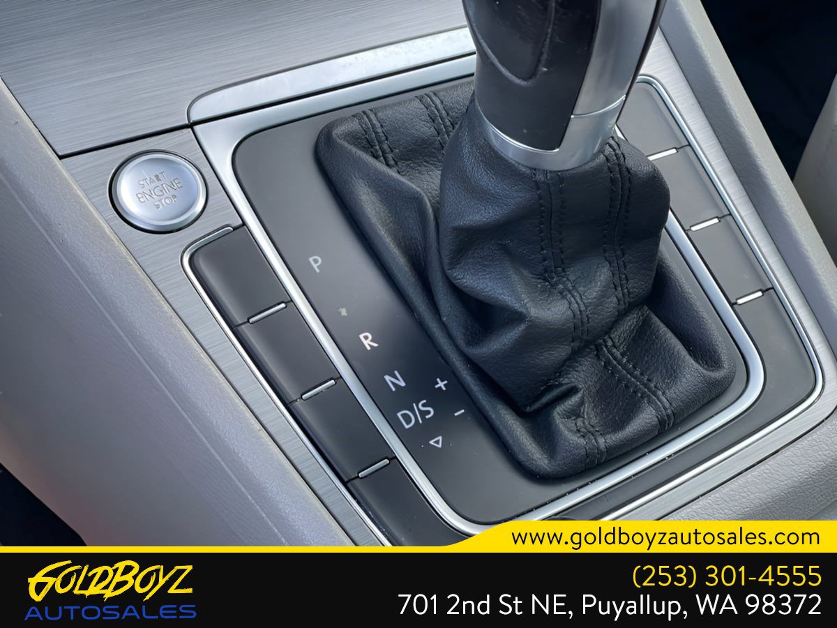 Used 2017 Volkswagen Golf SE image 27