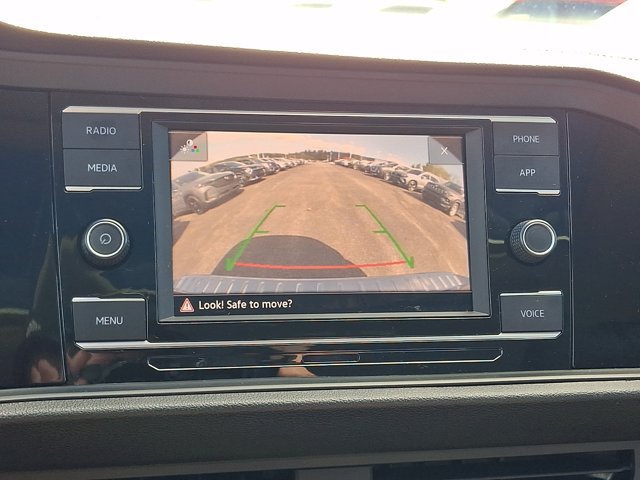 Certified 2023 Volkswagen Jetta SE w/ Panoramic Sunroof Package FWD image 23