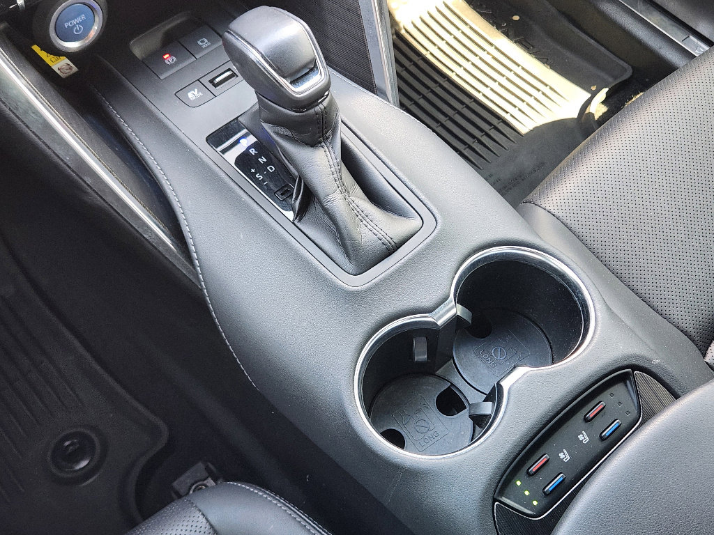 Used 2021 Toyota Venza Limited image 19