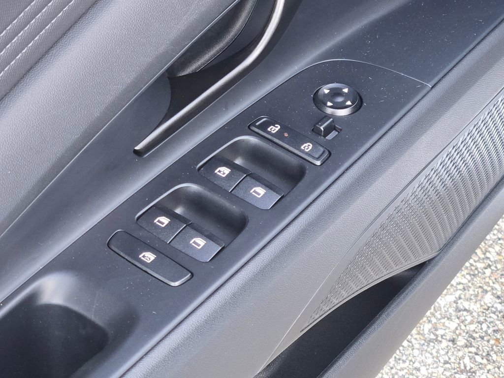 Used 2025 Hyundai Elantra Sport image 27