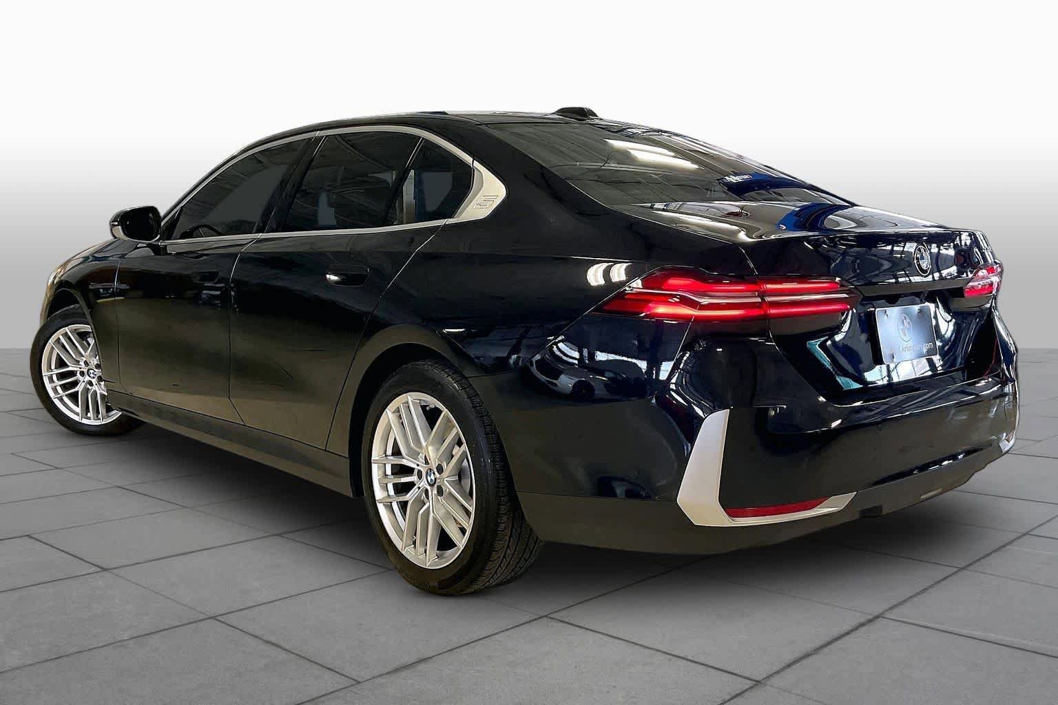Certified 2025 BMW 530i RWD image 10