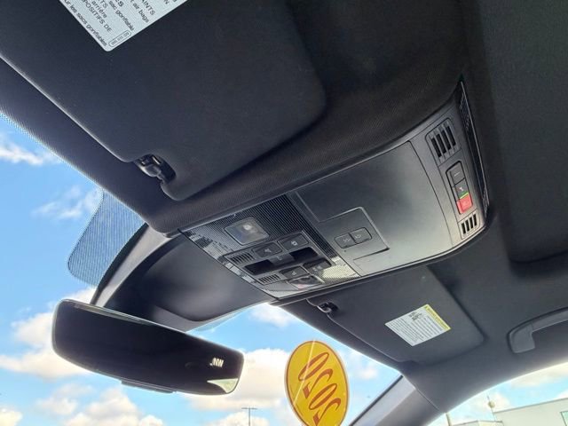 Used 2020 Volkswagen Tiguan SEL Premium R-Line image 28