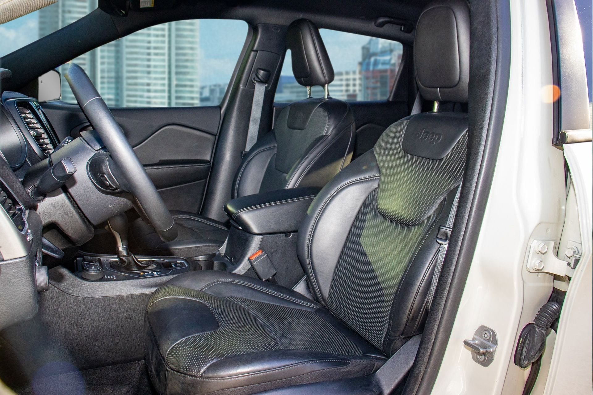 Used 2019 Jeep Cherokee High Altitude image 7