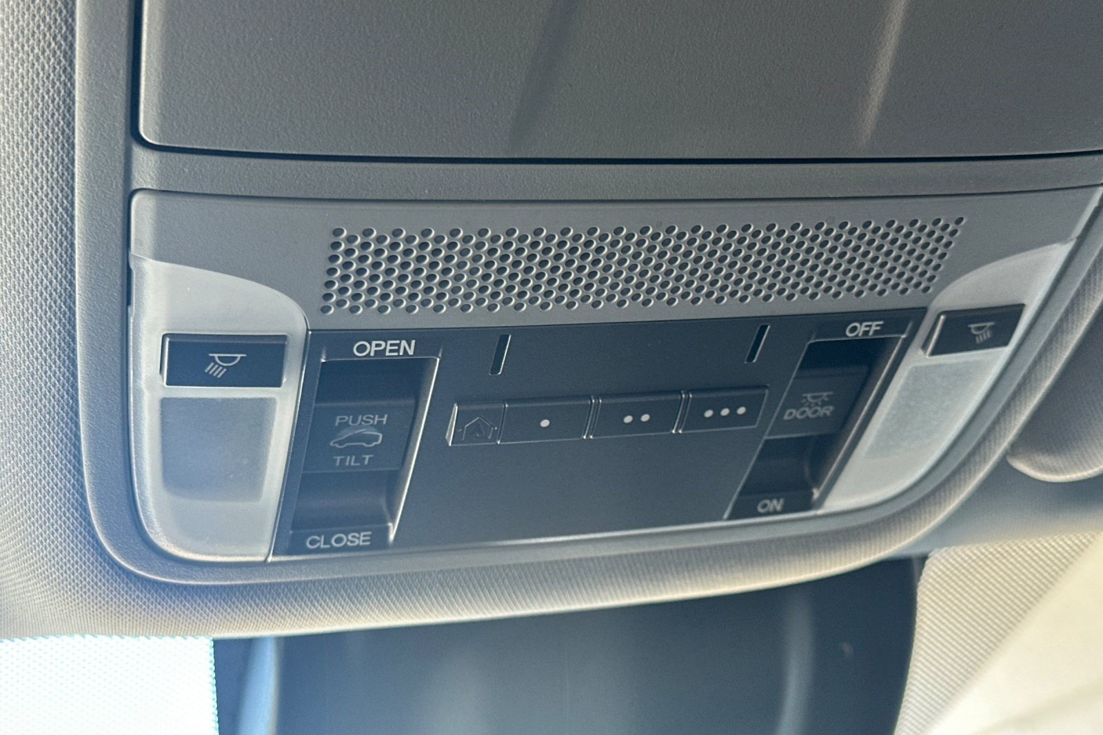 Used 2020 Acura MDX FWD image 22