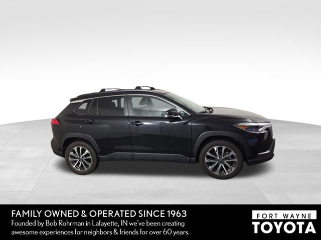 Used 2024 Toyota Corolla Cross XLE w/ Convenience Package AWD/4WD image 5