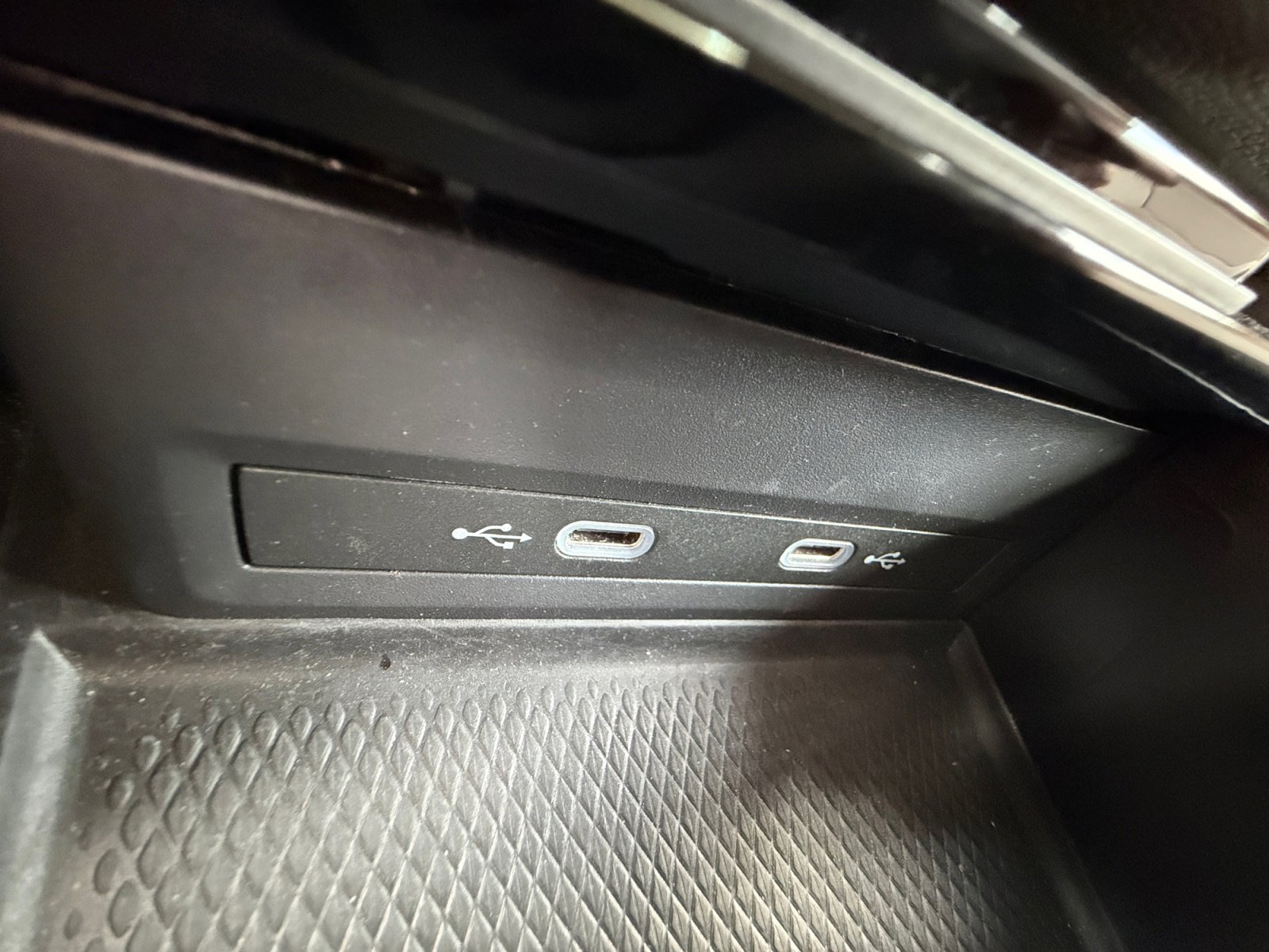 Used 2024 Volkswagen Atlas SE w/ Panoramic Sunroof Package AWD/4WD image 31