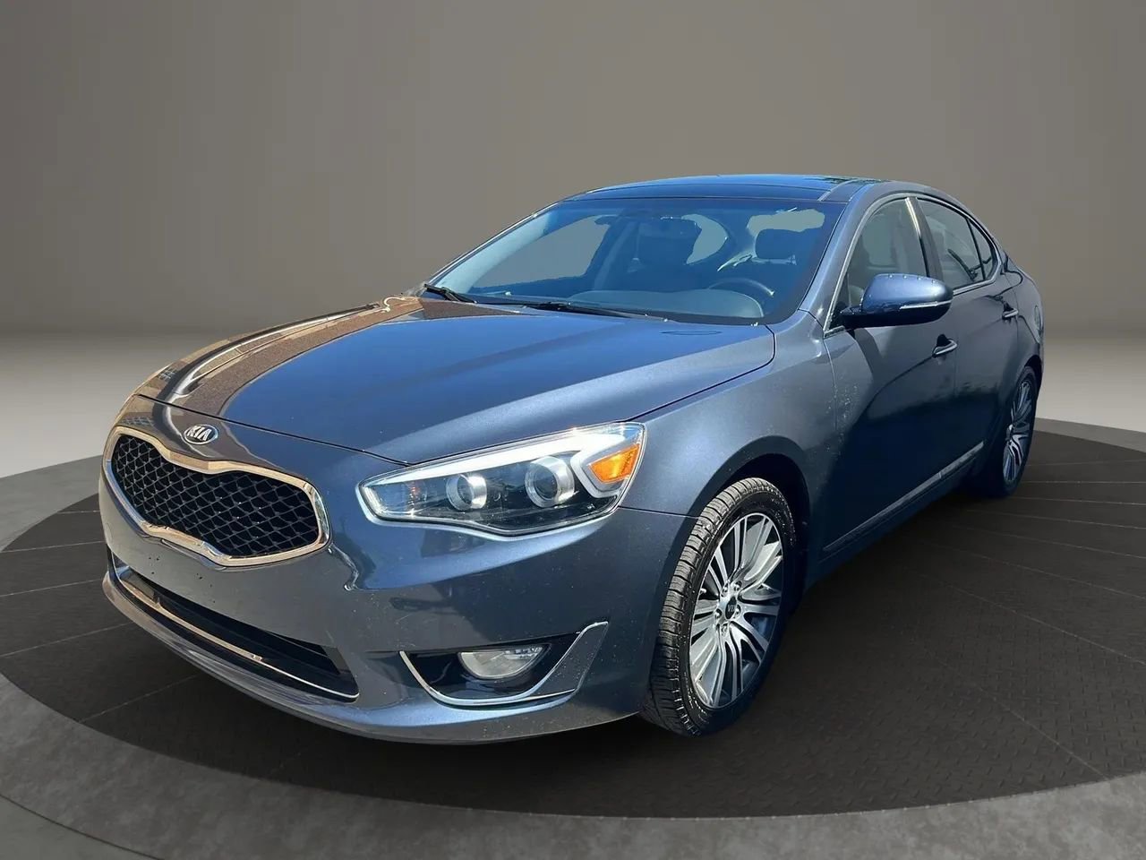 Used 2015 Kia Cadenza Premium image 1