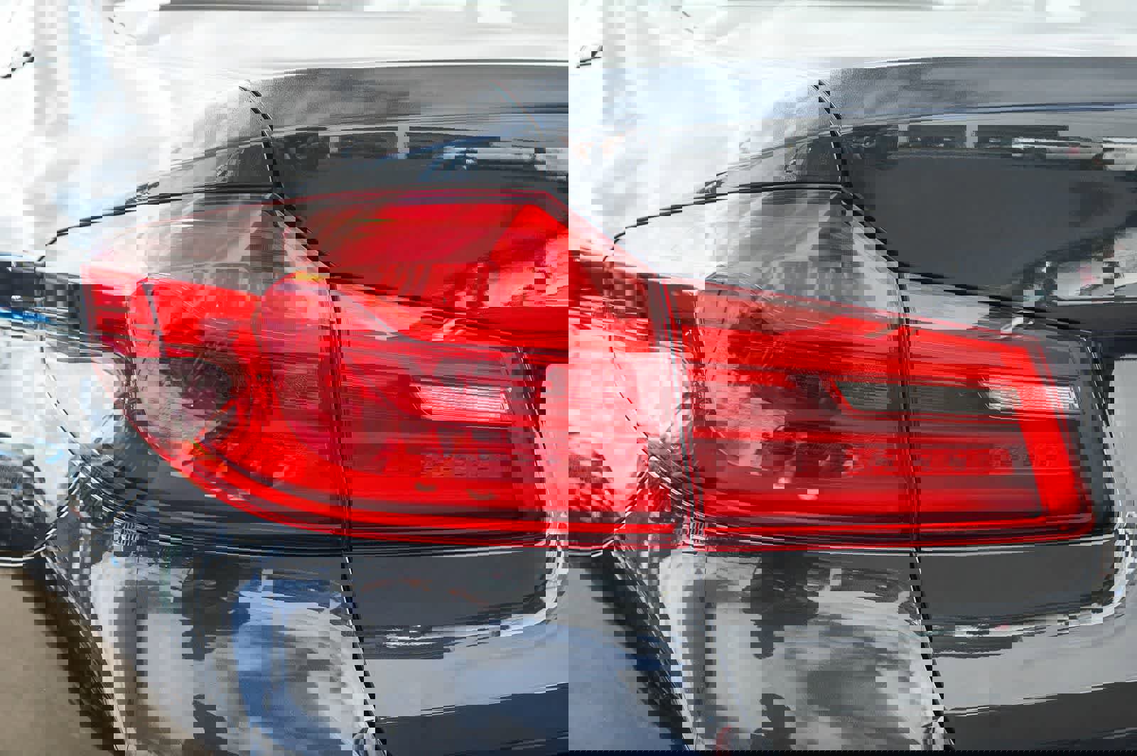 Used 2019 BMW 530e image 6