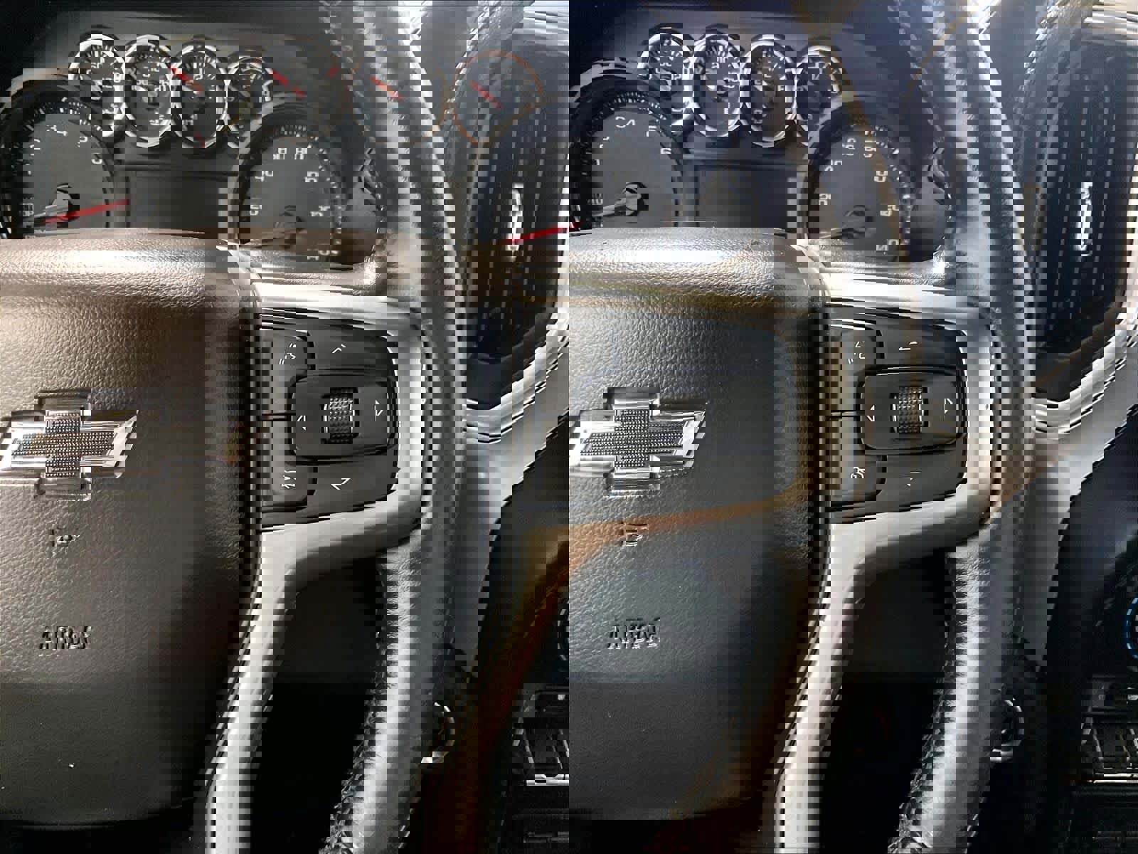 Used 2020 Chevrolet Silverado 1500 LT Trail Boss w/ Midnight Edition AWD/4WD image 23