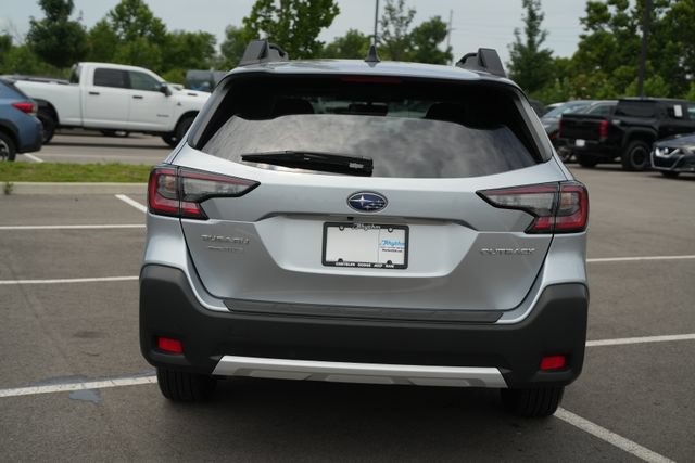 Used 2025 Subaru Outback Limited AWD/4WD image 6
