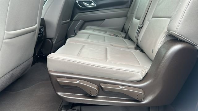 Used 2024 Chevrolet Suburban LT RWD image 27