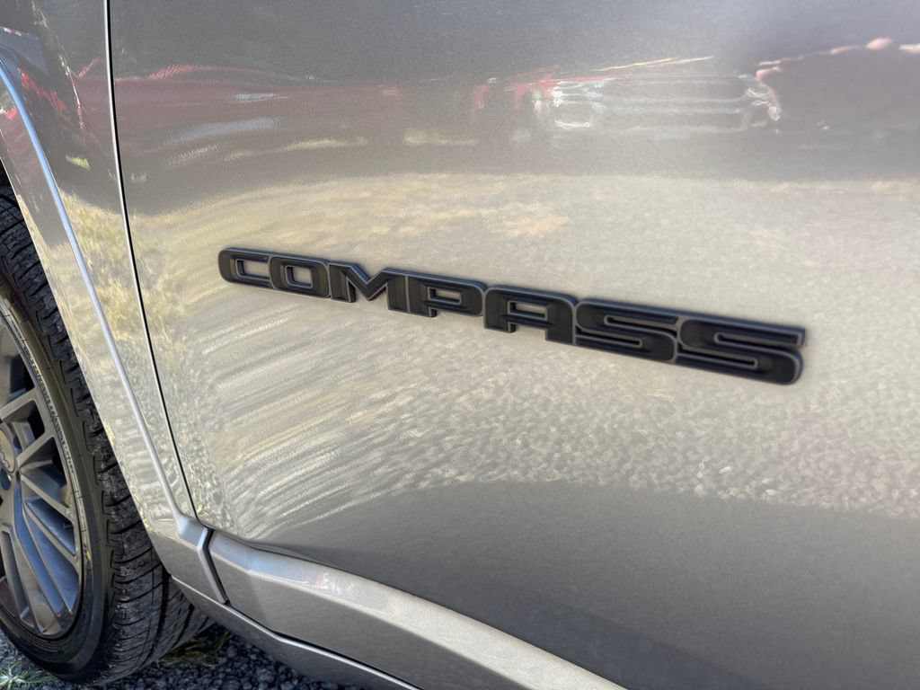 Used 2022 Jeep Compass High Altitude AWD/4WD image 17