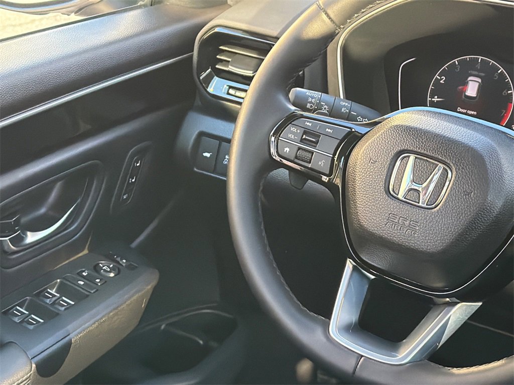 Used 2024 Honda Pilot Touring image 23