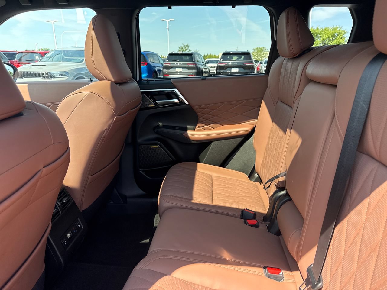 Used 2025 Mitsubishi Outlander SEL AWD/4WD image 13