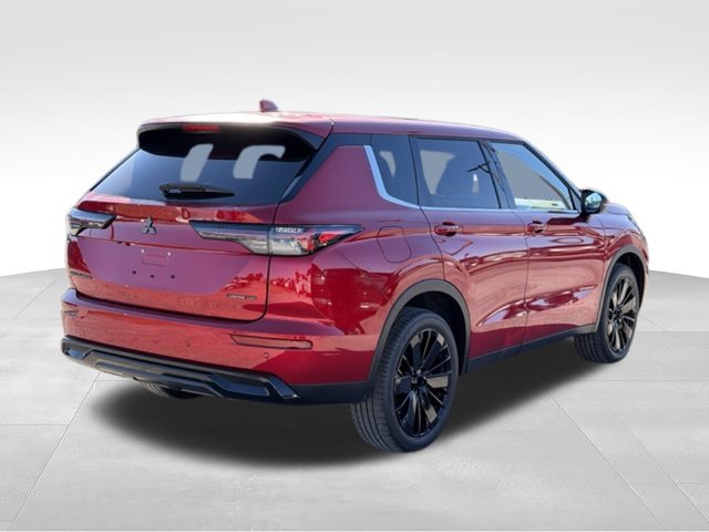 New 2026 Mitsubishi Outlander LE FWD image 3