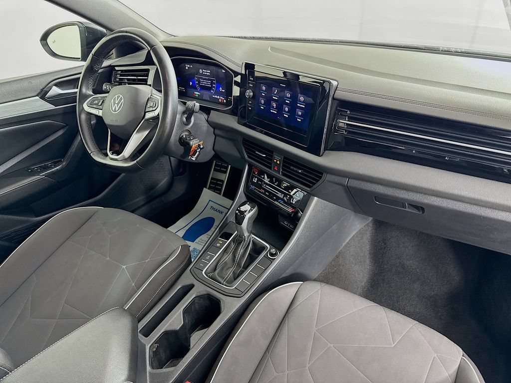 Used 2025 Volkswagen Jetta Sport FWD image 32