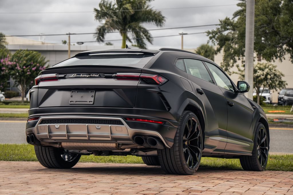 Used 2022 Lamborghini Urus AWD/4WD image 5