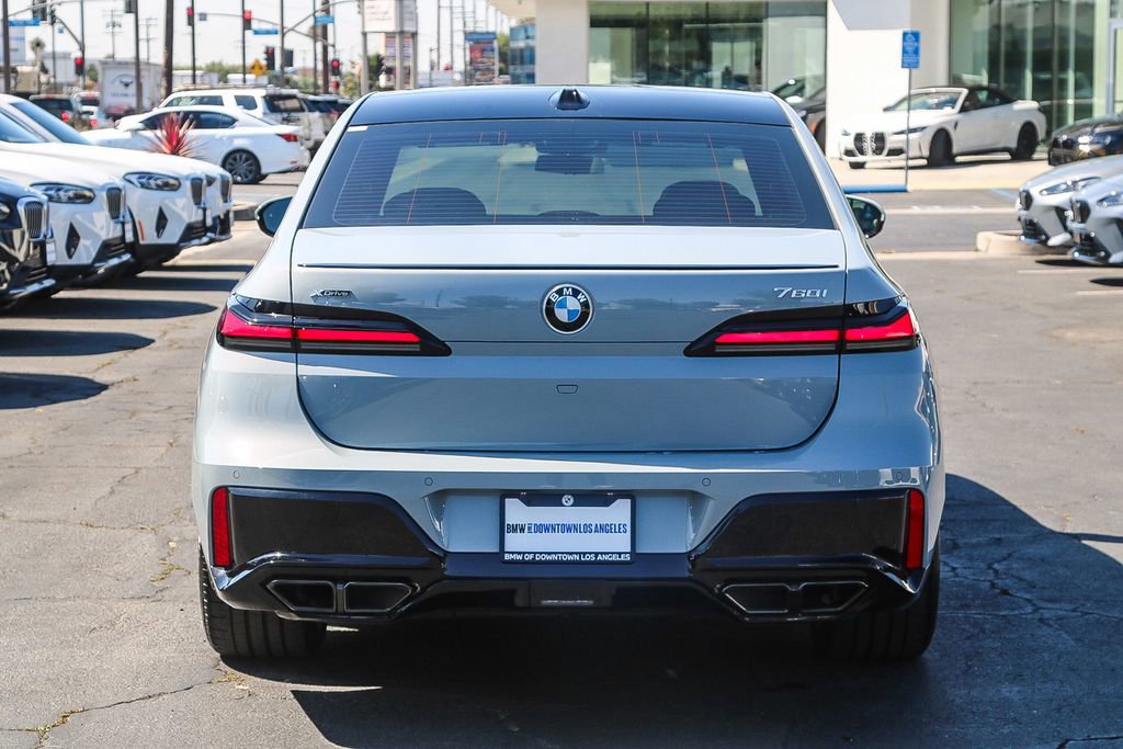 Used 2025 BMW 760i xDrive image 7
