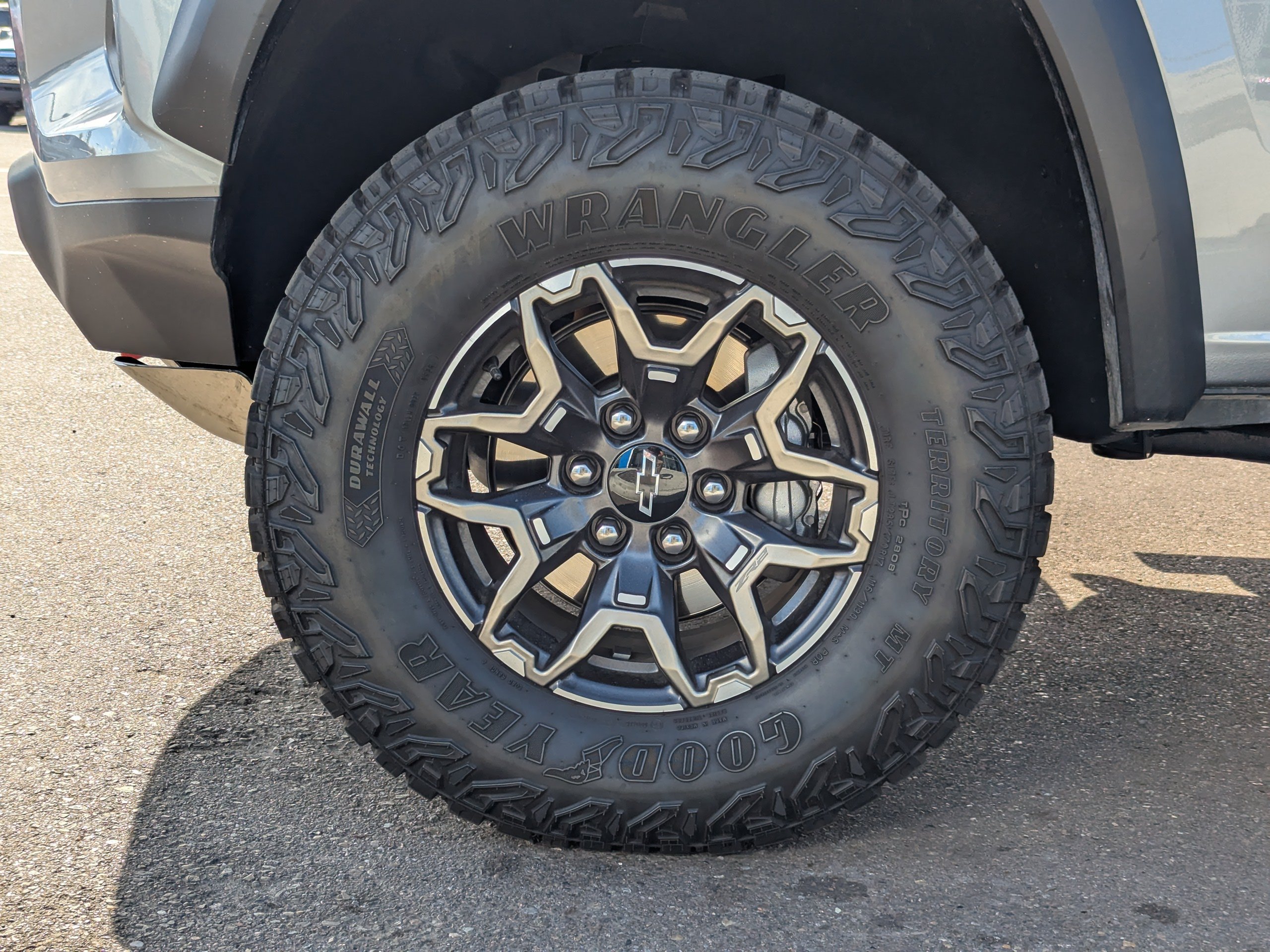 Certified 2026 Chevrolet Colorado ZR2 w/ Technology Package AWD/4WD image 54