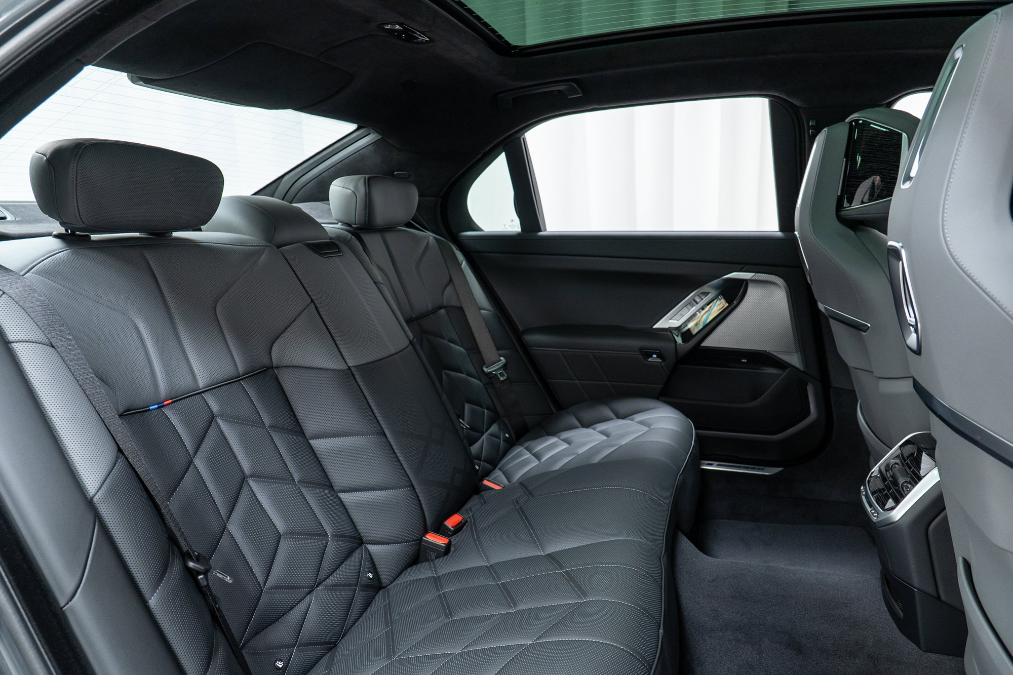 New 2026 BMW 740i xDrive image 24