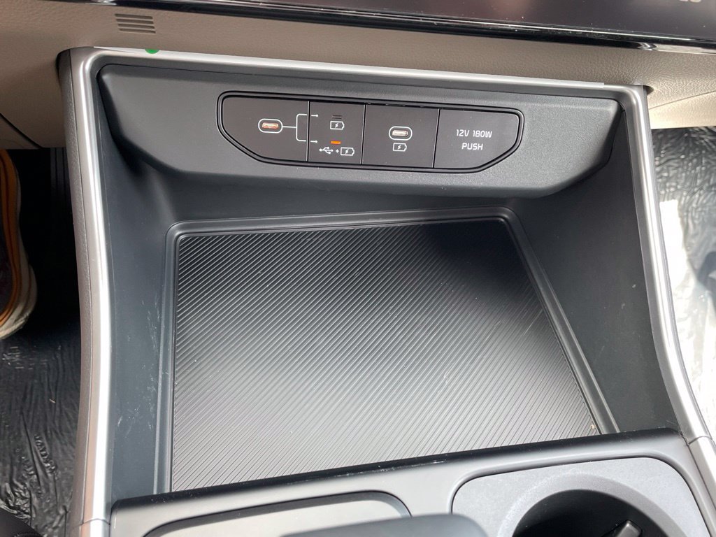 New 2027 Kia Carnival FWD image 17