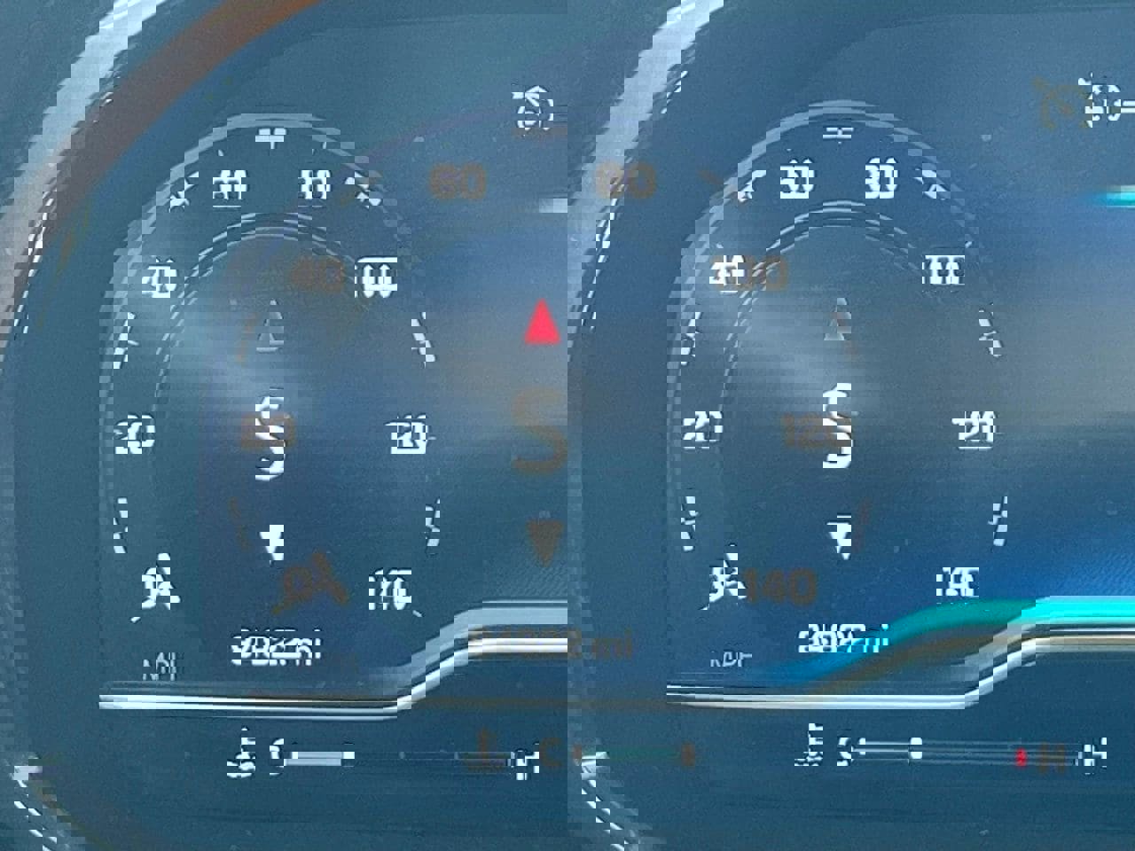 Used 2022 Chevrolet Tahoe Z71 w/ Luxury Package image 12