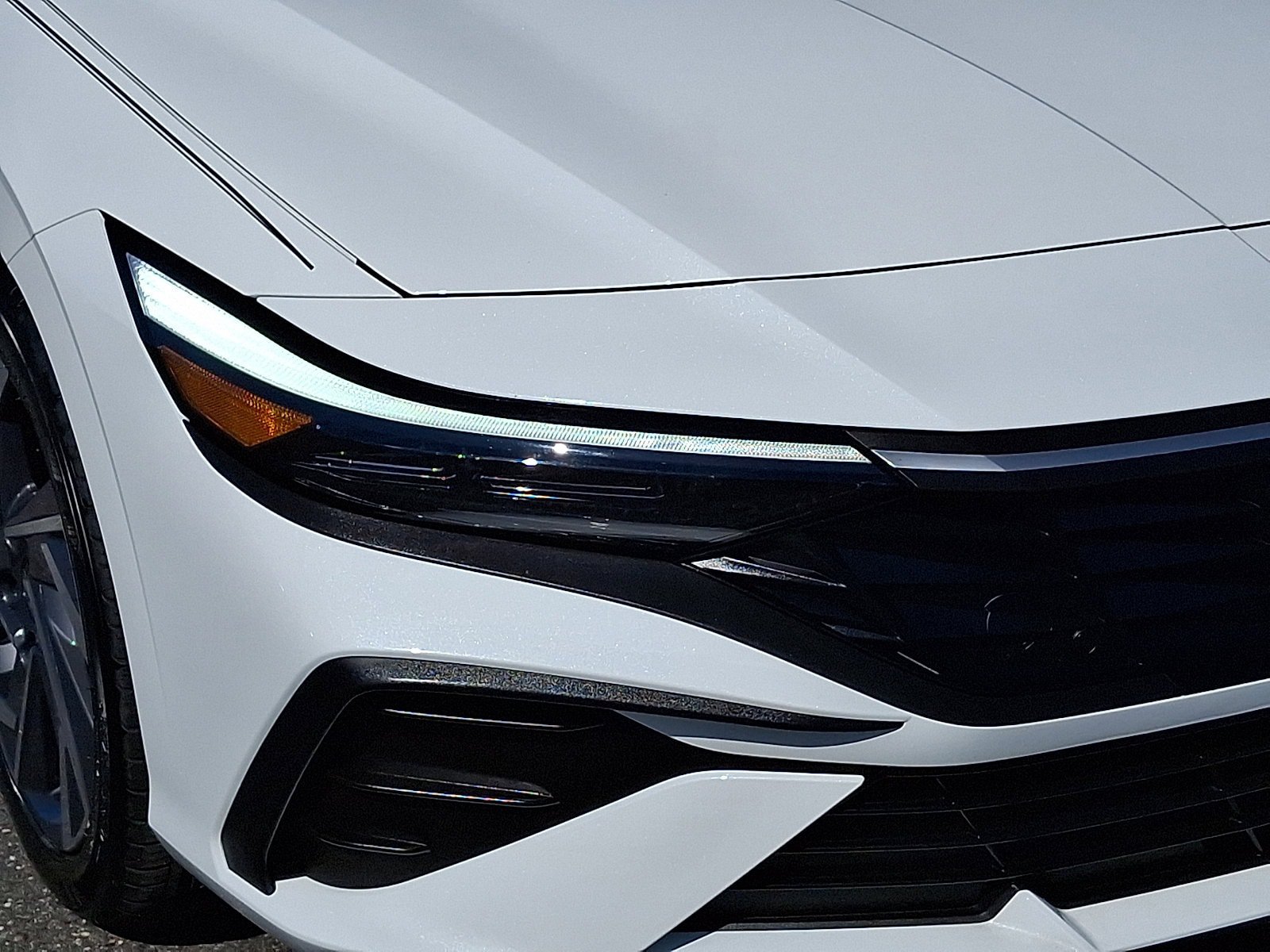 Certified 2025 Hyundai Elantra Sport FWD image 9