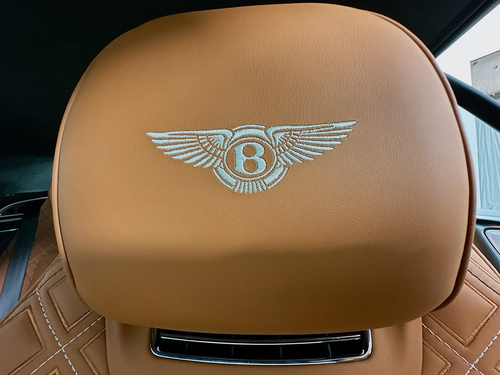 Used 2024 Bentley Continental GT Mulliner AWD/4WD image 39