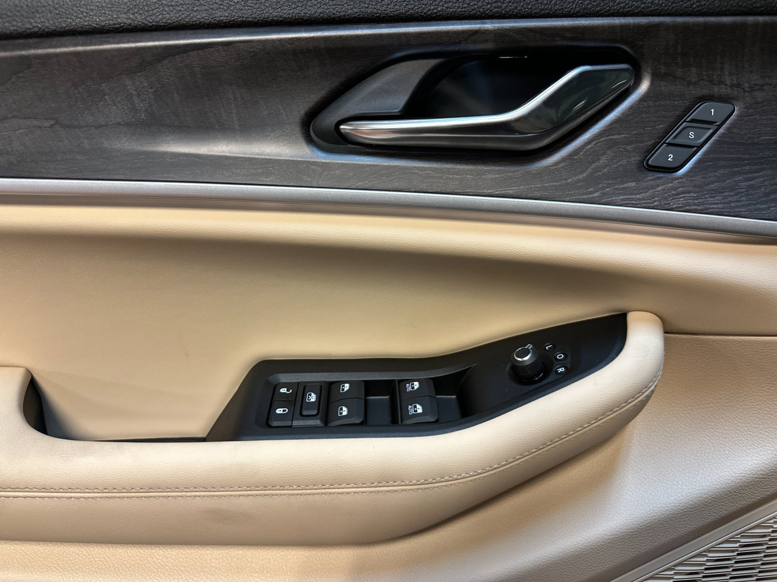 New 2025 Jeep Grand Cherokee L Limited image 10