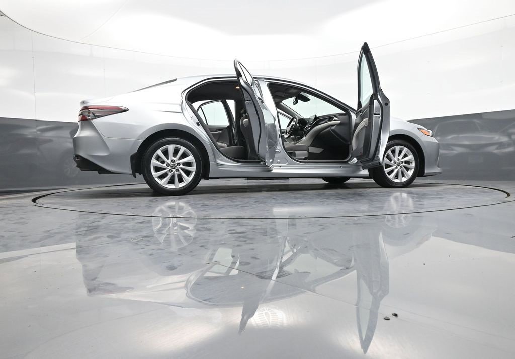 Certified 2021 Toyota Camry LE image 46