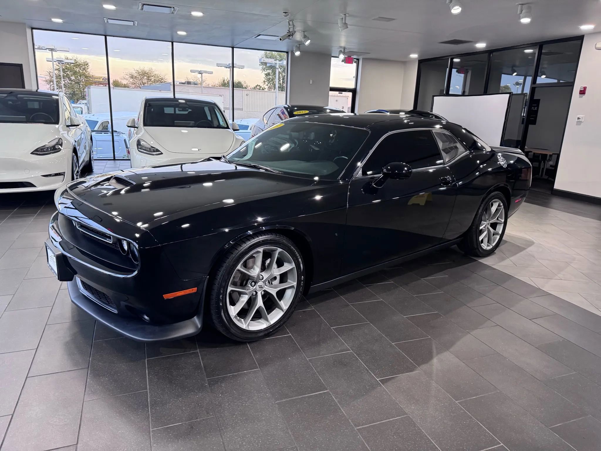 Used 2023 Dodge Challenger GT image 2