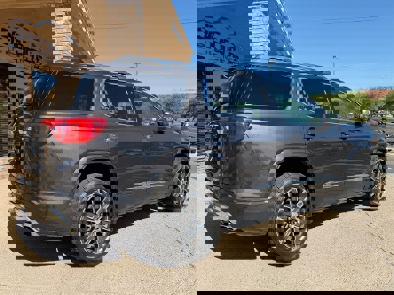 Used 2019 GMC Acadia Denali AWD/4WD image 32