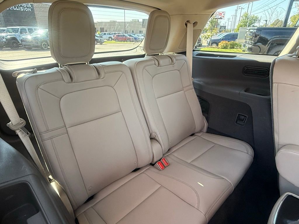 Used 2023 Lincoln Aviator Reserve w/ Equipment Group 201A image 15