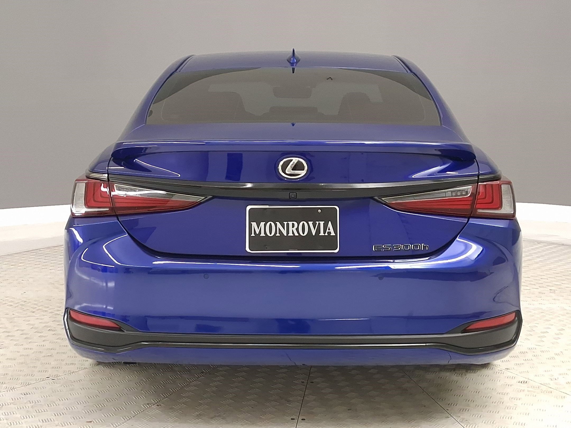 Used 2023 Lexus ES 300h F Sport image 8