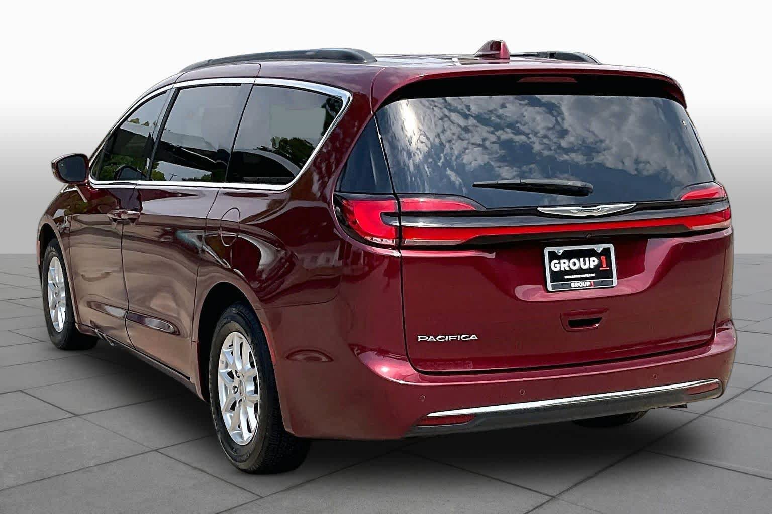 Used 2022 Chrysler Pacifica Touring-L FWD image 12