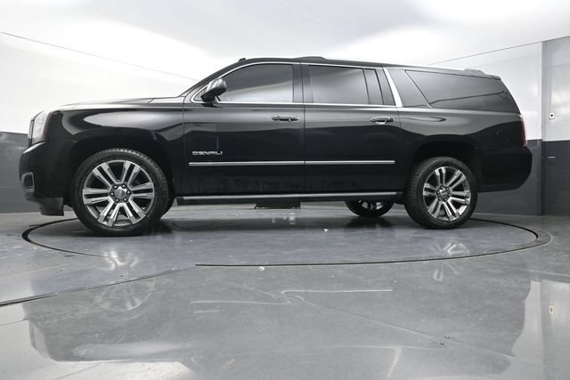 Used 2019 GMC Yukon XL Denali w/ Denali Ultimate Package AWD/4WD image 35