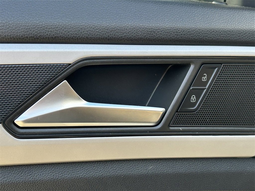 Used 2022 Volkswagen Atlas Cross Sport SEL R-Line image 22