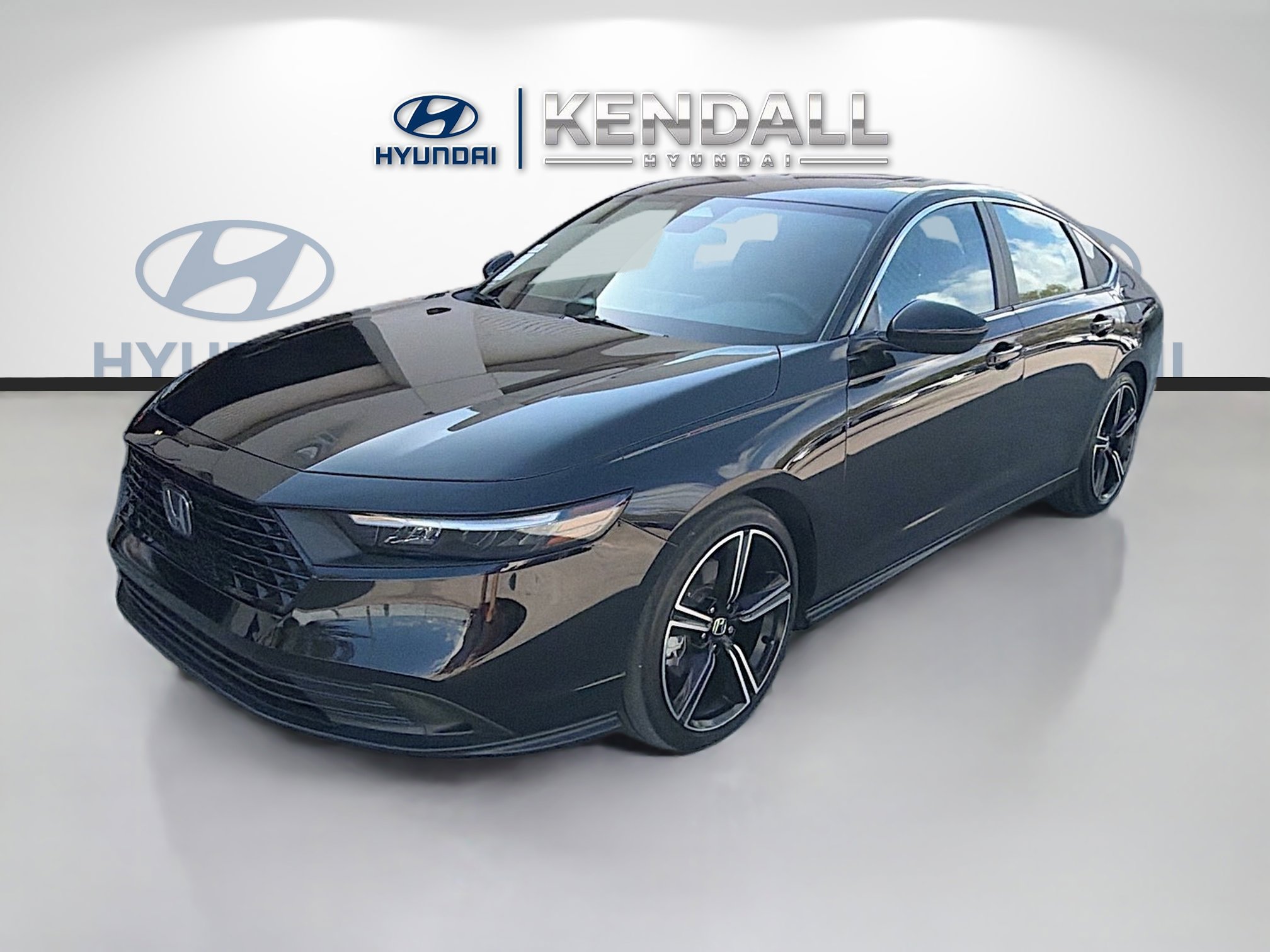 Used 2025 Honda Accord Sport image 3