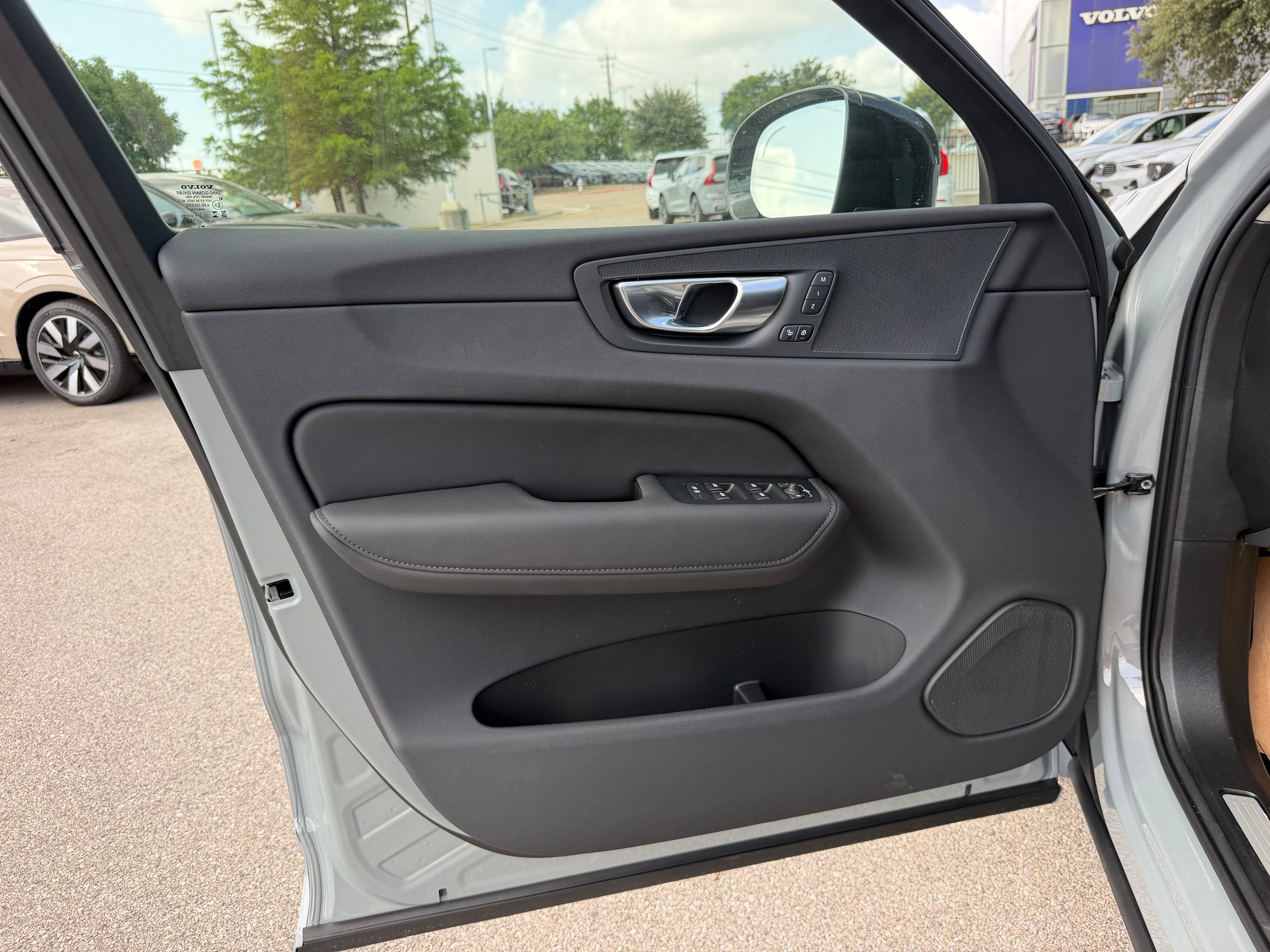 New 2026 Volvo XC60 T8 Plus AWD/4WD image 16