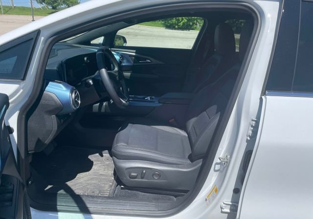 Used 2024 Chevrolet Equinox EV LT AWD/4WD image 3