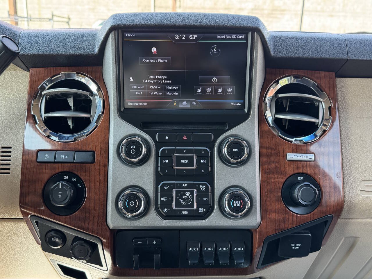 Used 2016 Ford F250 King Ranch w/ FX4 Off-Road Package AWD/4WD image 17