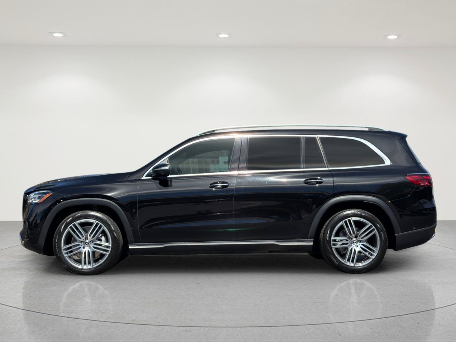 Certified 2024 Mercedes-Benz GLS 450 4MATIC image 2