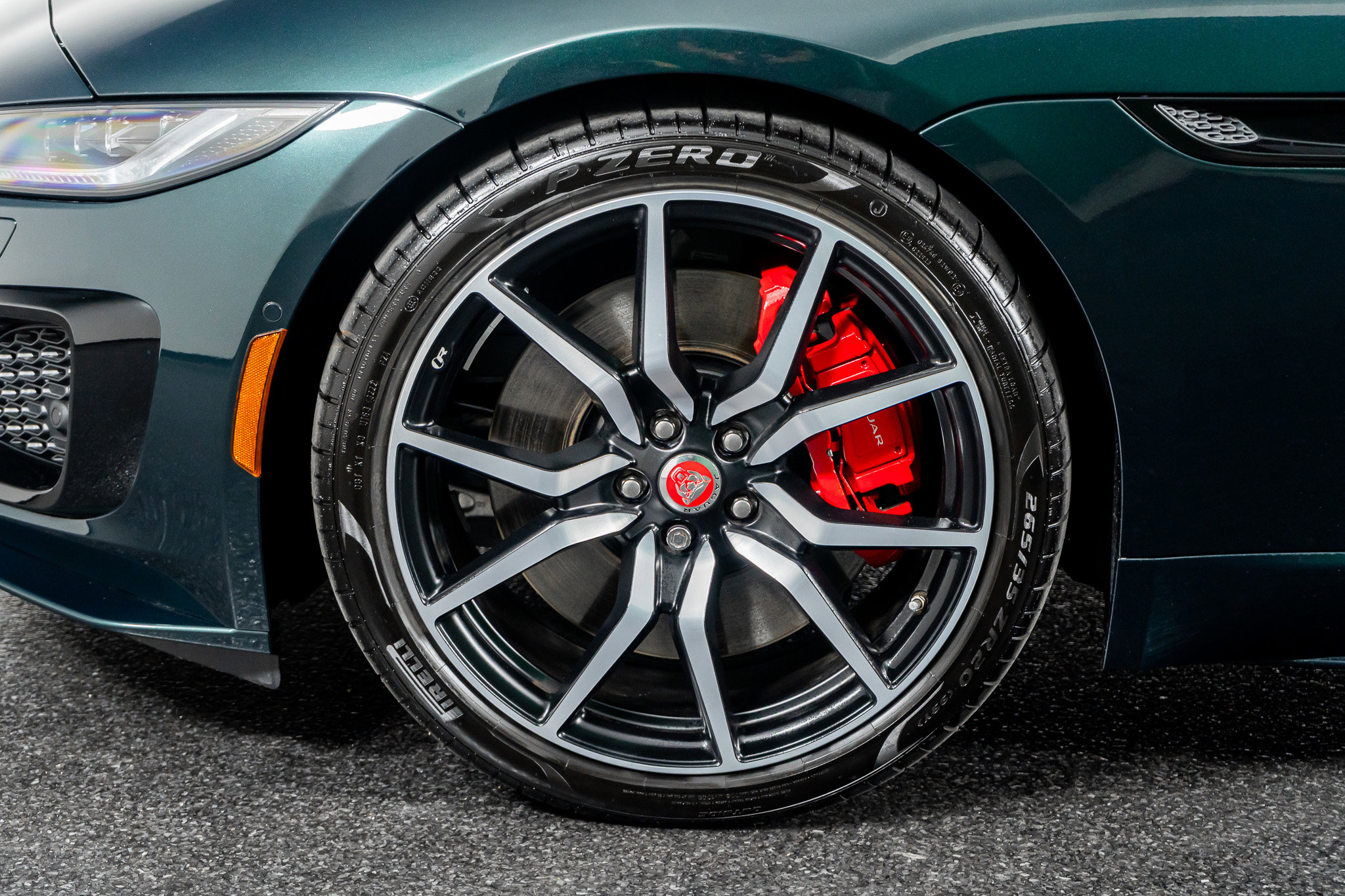 Used 2023 Jaguar F-TYPE R image 21